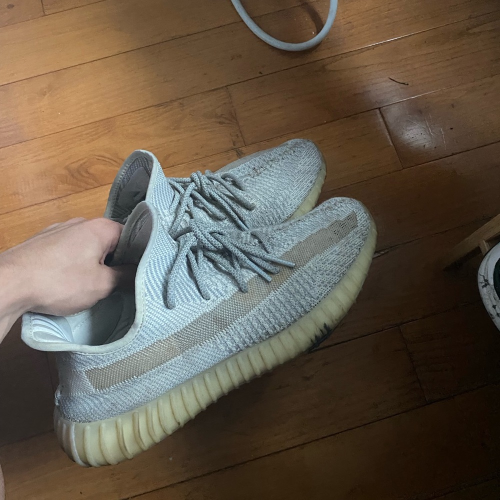 Men’s Yeezy 350 V2